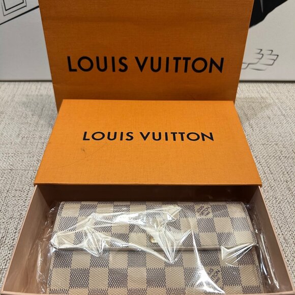 Vintage Louis Vuitton Damier Azur Sarah Leather Continental Wallet - Picture 13 of 13